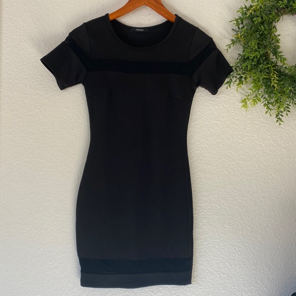 Forever 21 Black Short Sleeve Dress